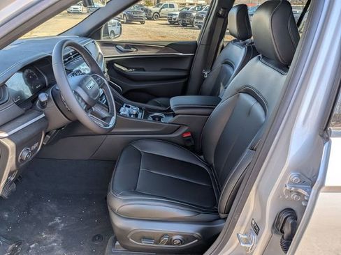 New 2026 Jeep Grand Cherokee Limited w/ Limited Altitude Package image 9