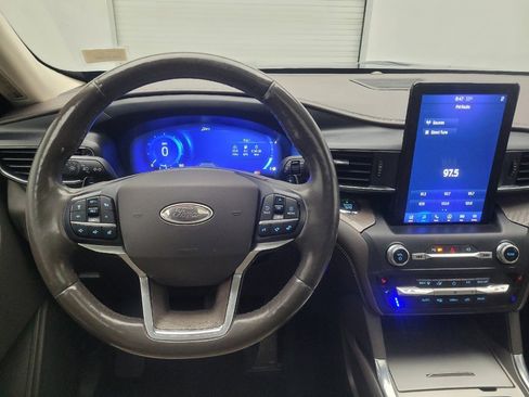 Used 2020 Ford Explorer Platinum w/ Premium Technology Package image 22