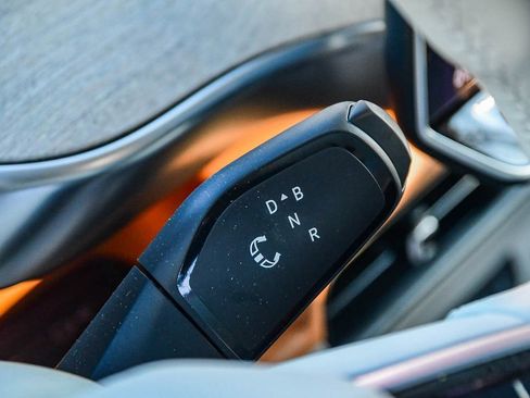 Used 2025 Volkswagen ID. Buzz 1st Edition image 22