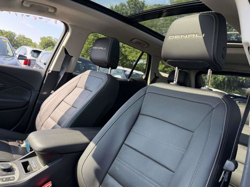 Certified 2024 GMC Terrain Denali w/ Denali Premium Package AWD/4WD image 9