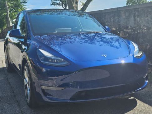 Used 2023 Tesla Model Y Long Range AWD/4WD image 12