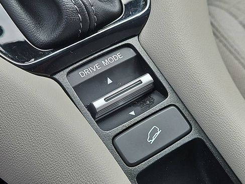 Certified 2024 Honda HR-V LX image 25