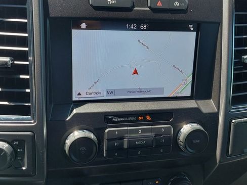 Used 2019 Ford F150 XLT w/ Equipment Group 302A Luxury AWD/4WD image 27