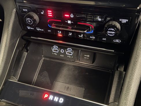 Used 2024 Jeep Grand Cherokee L Altitude image 14