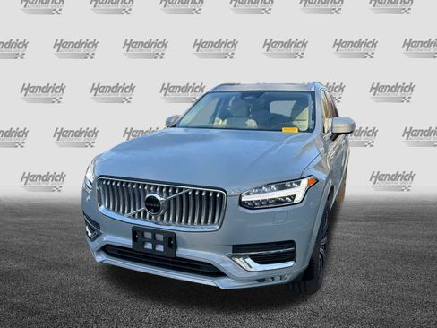 Used 2025 Volvo XC90 B5 Plus image 6