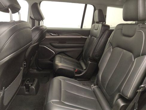 Used 2022 Jeep Grand Cherokee L Limited image 18