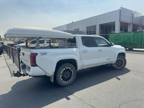 Used 2024 Toyota Tacoma TRD Sport AWD/4WD image 35