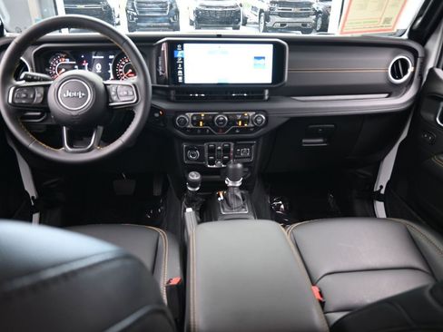 Used 2024 Jeep Gladiator Sport w/ Premium Package image 39