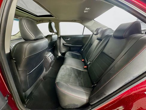 Used 2016 Toyota Camry XSE w/ Moonroof Package image 29