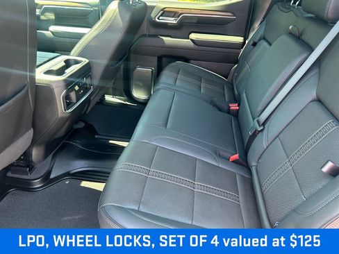 Used 2024 Chevrolet Silverado 1500 High Country w/ Technology Package AWD/4WD image 13