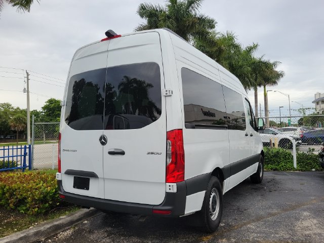 Used 2025 Mercedes-Benz Sprinter 2500 image 3