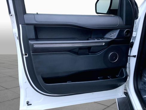 Used 2020 Ford Expedition XLT w/ Equipment Group 202A RWD image 21