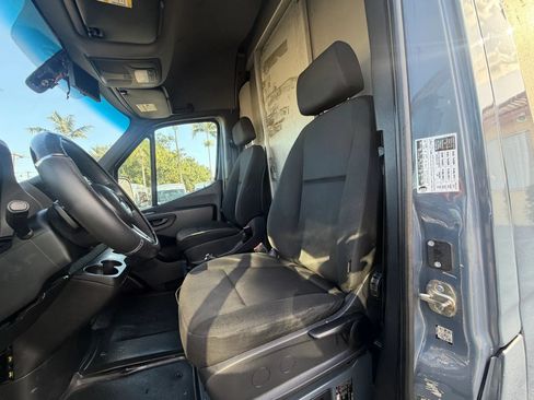 Used 2019 Mercedes-Benz Sprinter 170 image 14