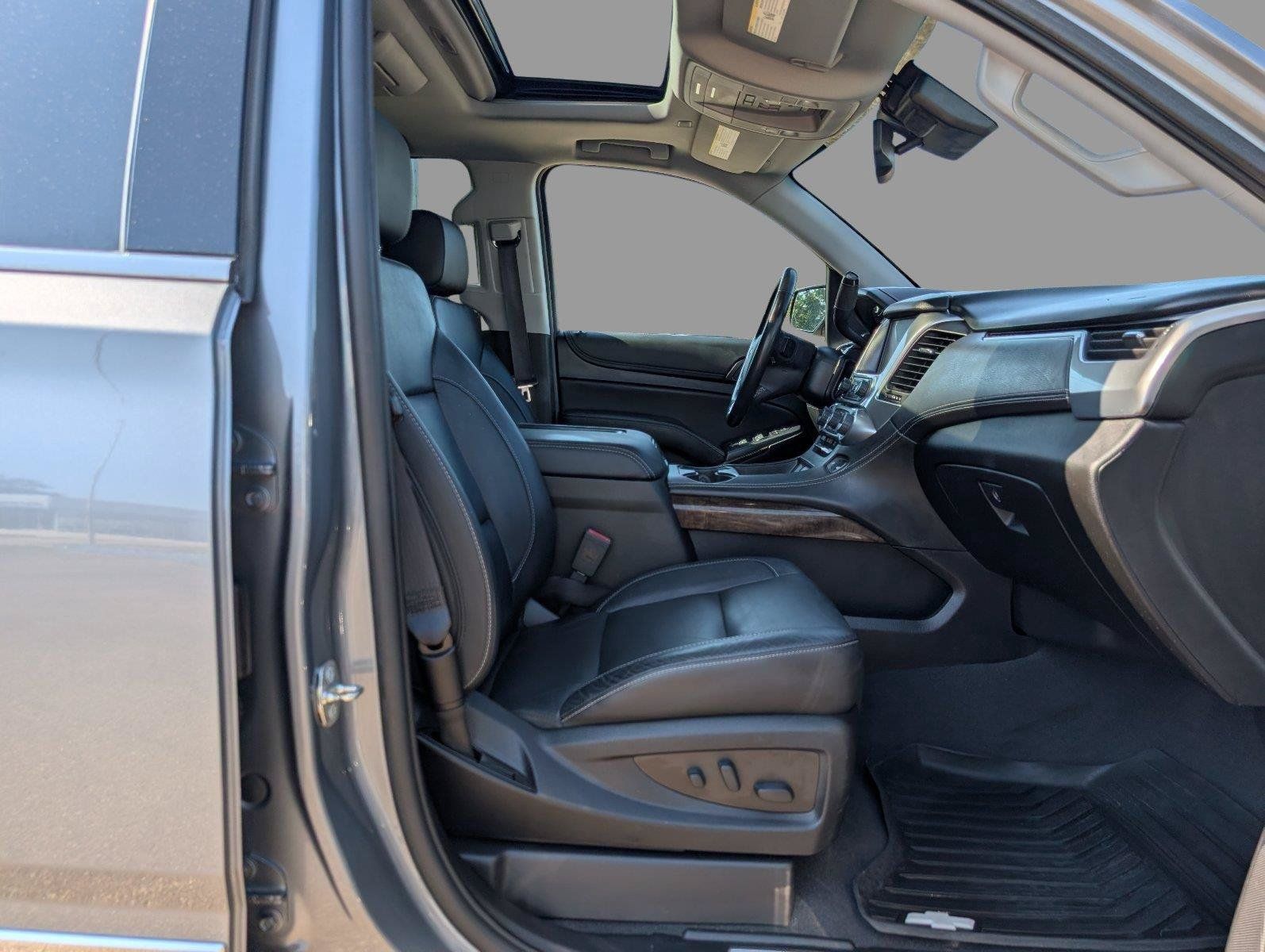 Used 2019 Chevrolet Tahoe LT w/ LT Signature Package RWD image 21