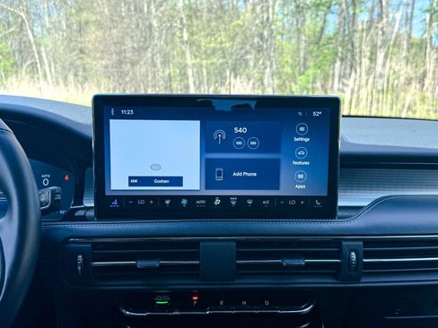 Used 2023 Lincoln Corsair AWD w/ Equipment Group 101A image 24