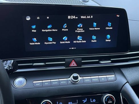 Used 2025 Hyundai Elantra SEL FWD image 16