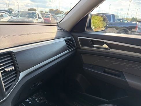 Used 2021 Volkswagen Atlas SE image 22