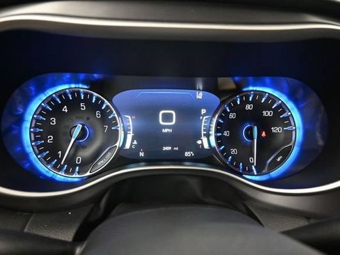 Used 2026 Chrysler Pacifica Select FWD image 5