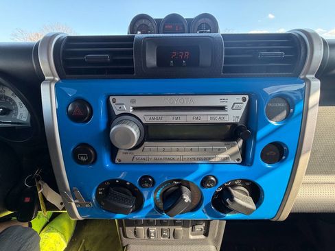 Used 2007 Toyota FJ Cruiser 4WD image 25