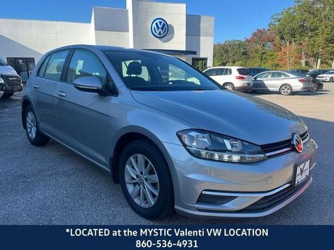 Used 2019 Volkswagen Golf S image 4