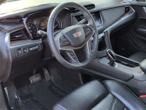 Used 2017 Cadillac XT5 Platinum image 10