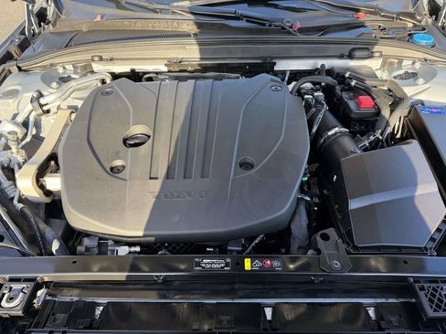 Used 2023 Volvo V60 B5 Cross Country Plus w/ Climate Package image 26