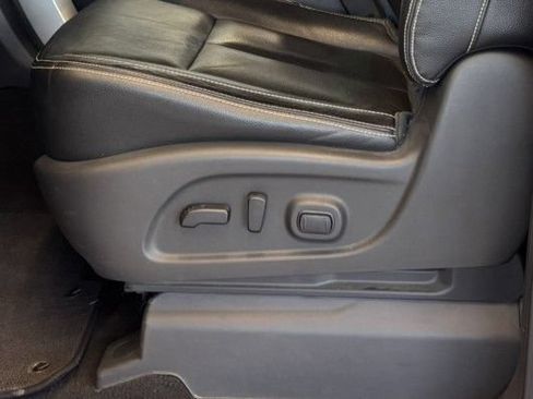 Used 2019 Nissan Titan PRO-4X w/ Pro-4x Convenience Package AWD/4WD image 17