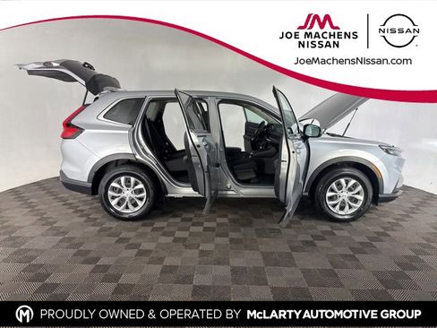 Used 2025 Honda CR-V LX image 13