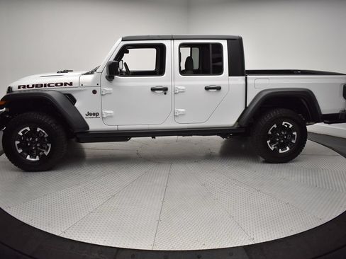 Used 2026 Jeep Gladiator Rubicon AWD/4WD image 8