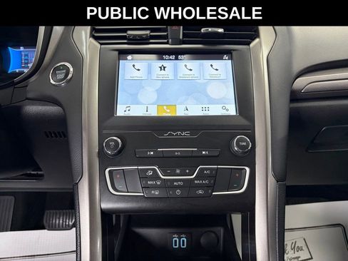 Used 2019 Ford Fusion SE FWD image 11
