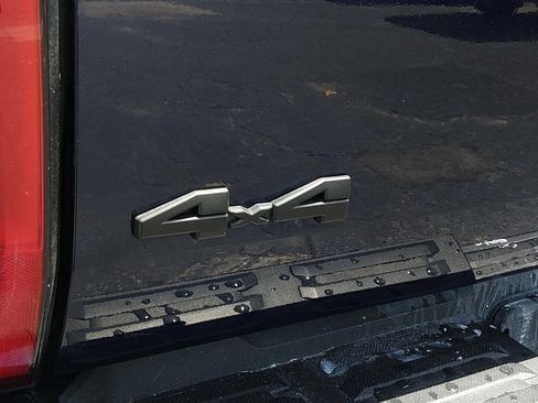 Used 2022 Toyota Tundra SR5 w/ SR5 Convenience Package AWD/4WD image 16