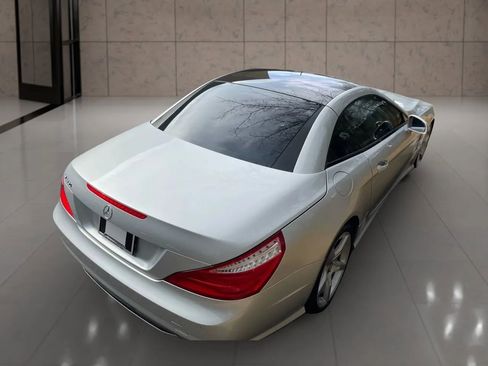 Used 2016 Mercedes-Benz SL 550 w/ Driver Assistance Package image 8