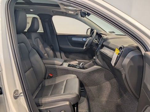 New 2026 Volvo XC40 B5 Plus w/ Protection Package Premier image 31