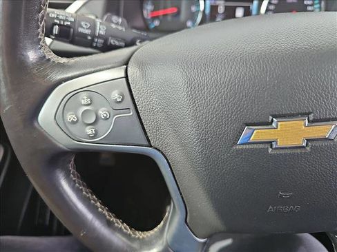 Used 2019 Chevrolet Suburban LT image 15