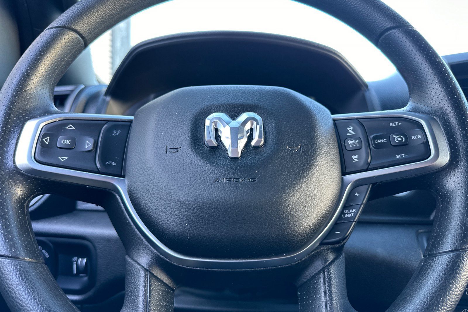 Used 2025 RAM 1500 Warlock AWD/4WD image 23