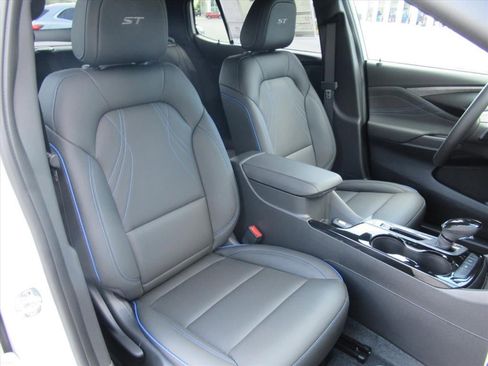 New 2026 Buick Envista Sport Touring w/ Advanced Safety Package FWD image 8