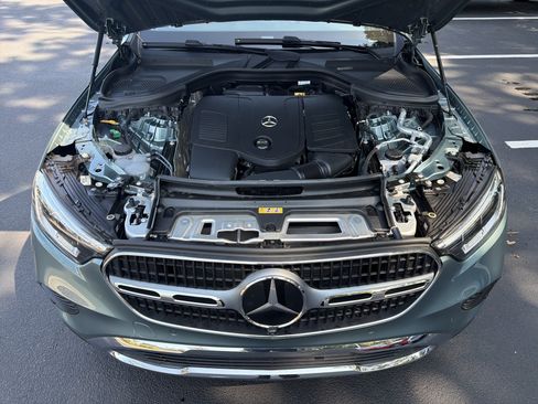 Used 2025 Mercedes-Benz GLC 350e 4MATIC image 36