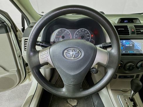 Used 2013 Toyota Corolla LE FWD image 9