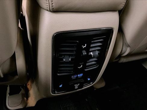 Used 2020 Jeep Grand Cherokee Overland AWD/4WD image 33