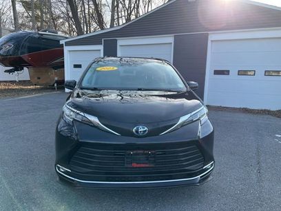 Used 2023 Toyota Sienna XLE