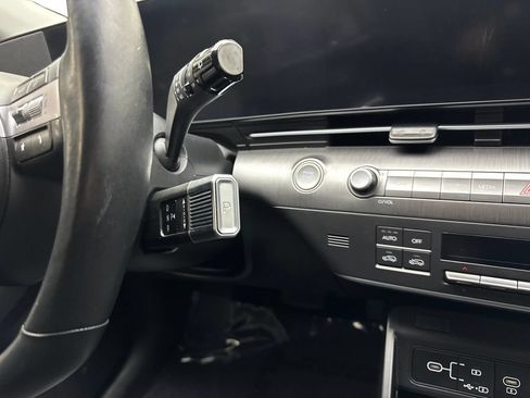 Used 2024 Hyundai Kona Limited FWD image 58