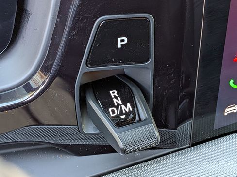 Certified 2025 Porsche Cayenne Coupe AWD/4WD image 22