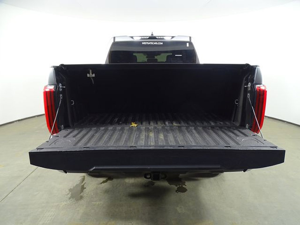 Used 2022 Toyota Tundra SR5 w/ SR5 Convenience Package AWD/4WD image 13