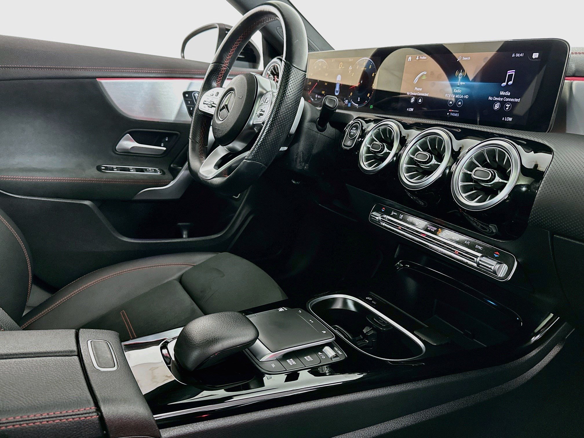 Used 2023 Mercedes-Benz CLA 250 4MATIC image 30