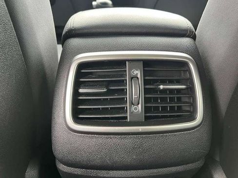 Used 2018 Kia Sorento FWD image 15