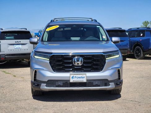 Used 2024 Honda Pilot Touring image 4