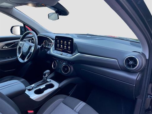 Used 2025 Chevrolet Blazer LT image 27