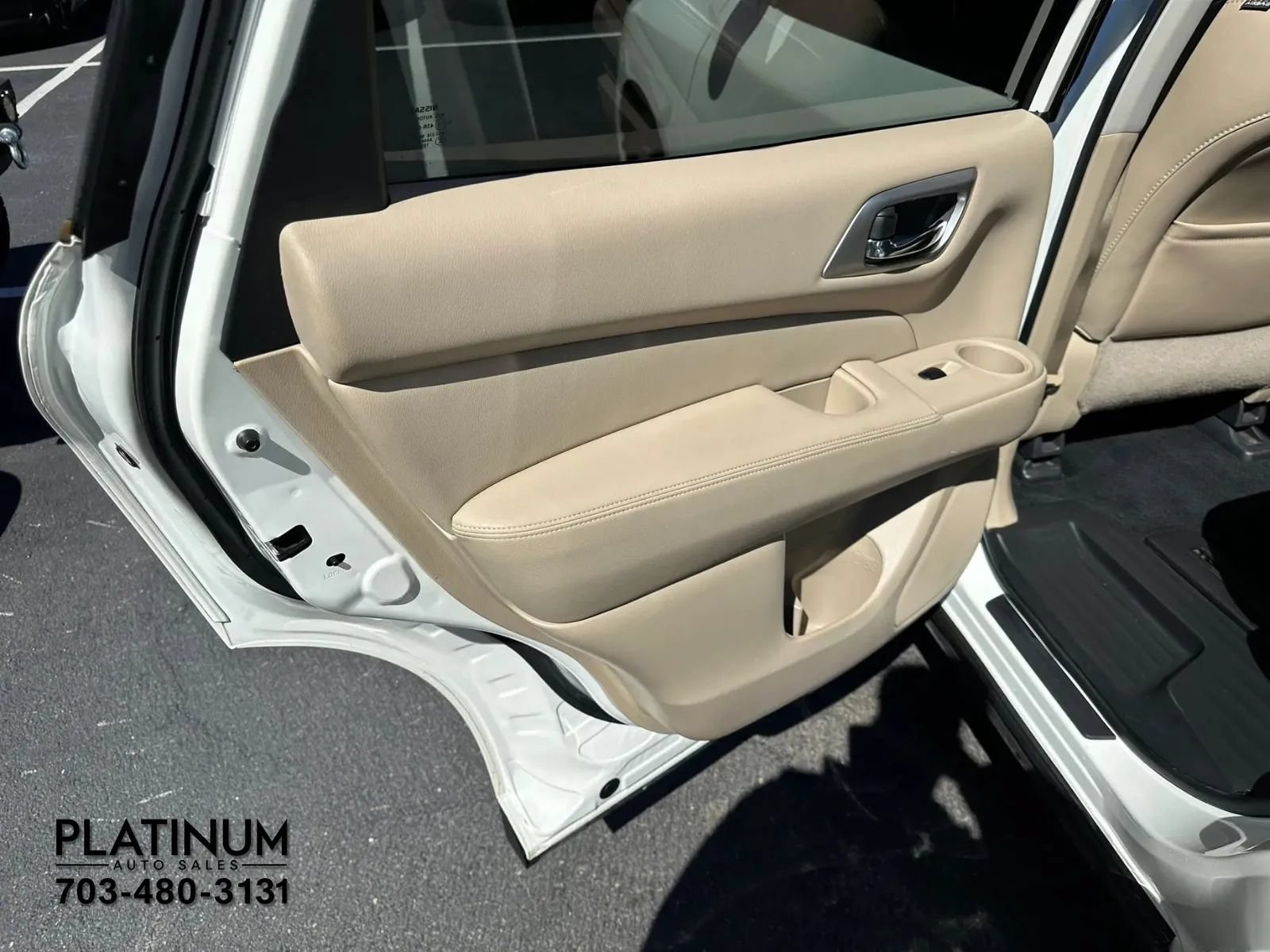 Used 2020 Nissan Pathfinder Platinum FWD image 19