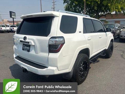 Used 2016 Toyota 4Runner SR5 AWD/4WD image 5