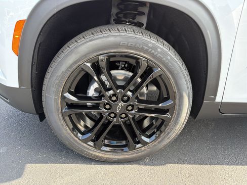 New 2026 Chevrolet Traverse LT w/ LPO, Cargo Package FWD image 11